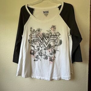 True Vintage  Wonder Woman 3/4 sleeve Cotton Woman's 1X Plus Size Top